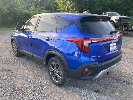 Neptune Blue 2024 Kia Seltos LX