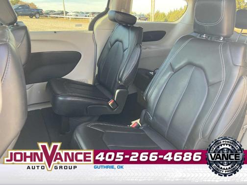 2024 Chrysler Pacifica Touring-L