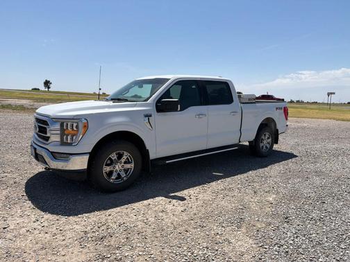 Oxford White 2023 Ford F-150 XLT