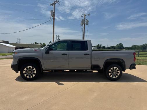 Slate Gray Metallic 2024 Chevrolet Silverado 2500 Custom