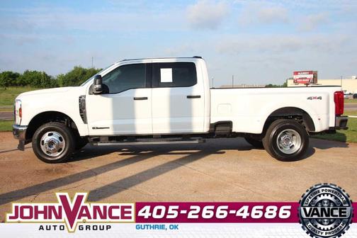 Oxford White 2025 Ford F-350 XLT