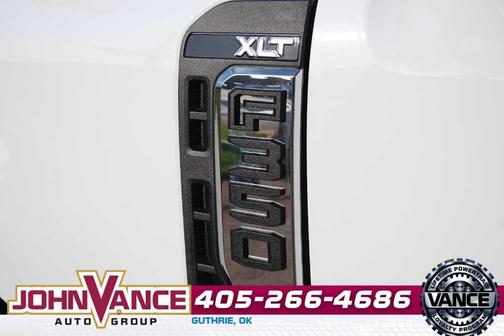 Oxford White 2025 Ford F-350 XLT