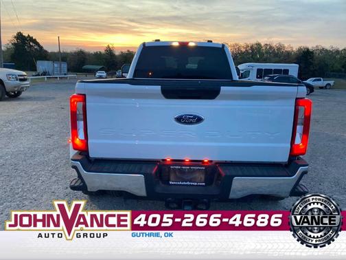 Oxford White 2025 Ford F-350 XLT