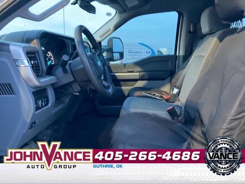 Oxford White 2025 Ford F-350 XLT