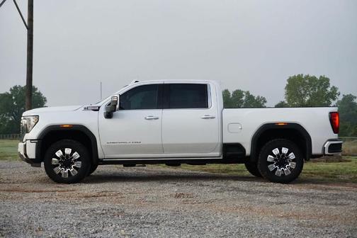 White Frost Tri-Coat 2025 GMC Sierra 2500 Denali