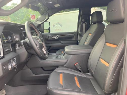 2024 GMC Sierra 2500 AT4