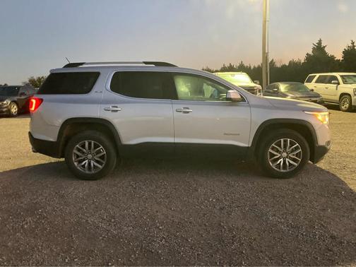 2017 GMC Acadia SLE-2