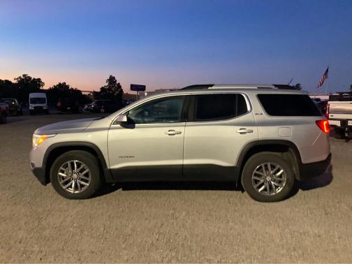 2017 GMC Acadia SLE-2