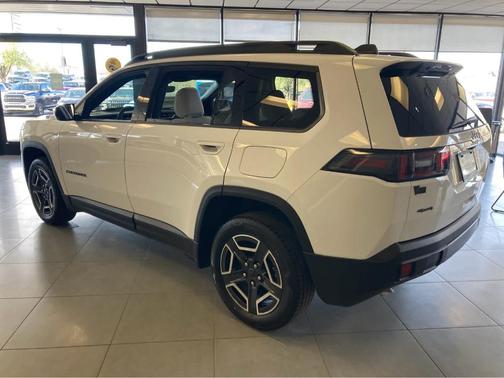 Bright White Clearcoat 2026 Jeep Cherokee Limited