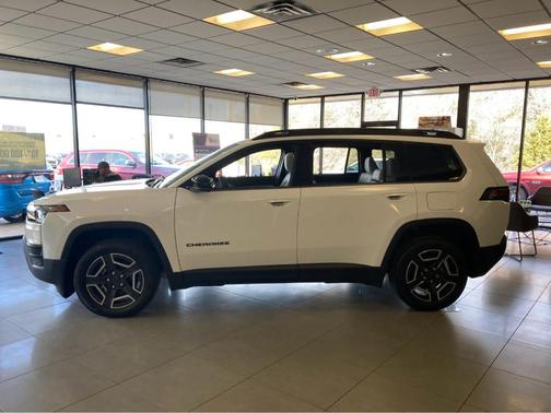 Bright White Clearcoat 2026 Jeep Cherokee Limited