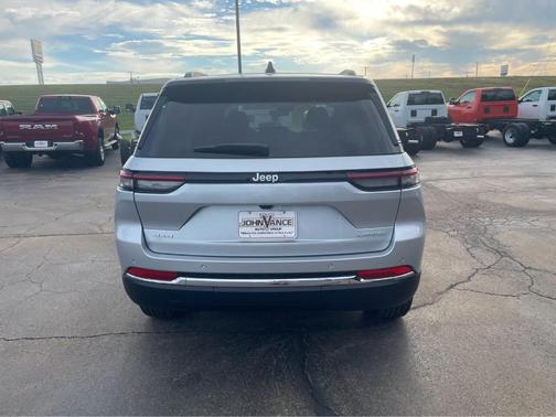2025 Jeep Grand Cherokee Laredo X