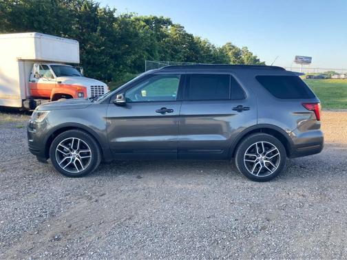 2019 Ford Explorer sport