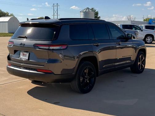 2023 Jeep Grand Cherokee L Laredo