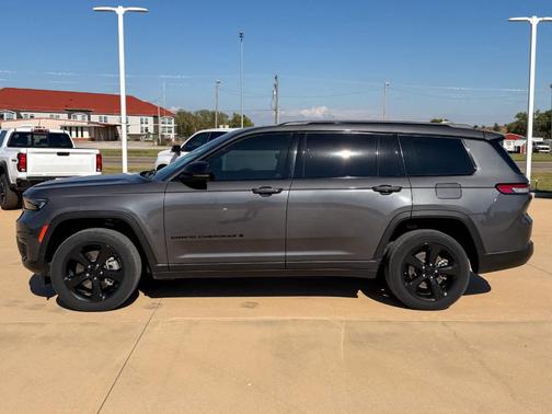 2023 Jeep Grand Cherokee L Laredo