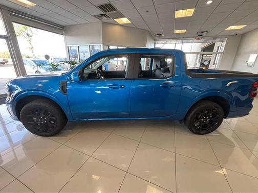 Velocity Blue 2026 Ford Maverick Lobo Standard