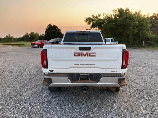 2022 GMC Sierra 2500 SLT