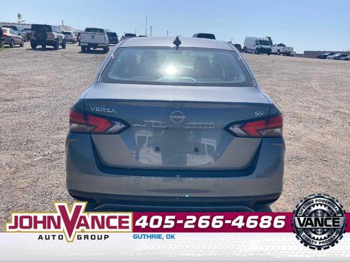 Gun Metallic 2024 Nissan Versa 1.6 SV