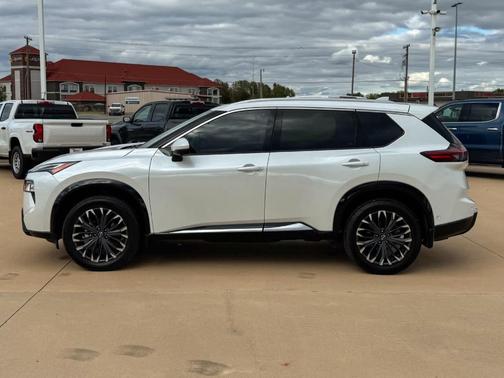 2024 Nissan Rogue Platinum