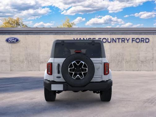 Oxford White 2026 Ford Bronco Outer Banks