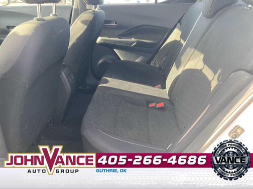 2022 Nissan Kicks SV