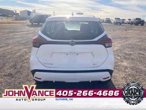 2022 Nissan Kicks SV