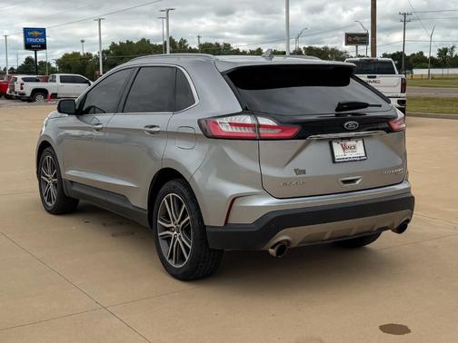 2020 Ford Edge Titanium