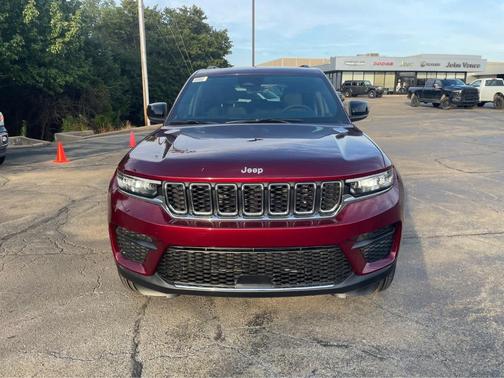 2025 Jeep Grand Cherokee Laredo X