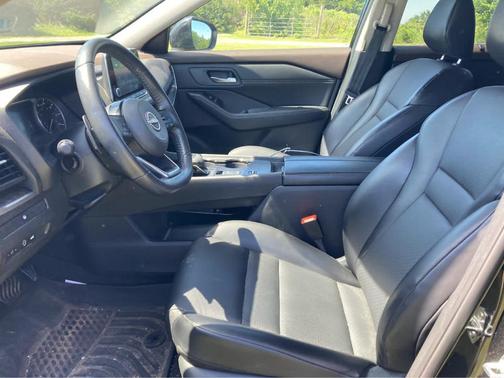 Black 2023 Nissan Rogue SV