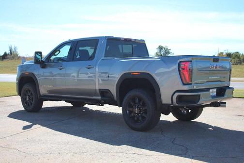 2025 GMC Sierra 2500 AT4