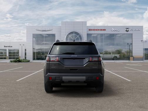 Sting Gray Clearcoat 2026 Jeep Cherokee Laredo