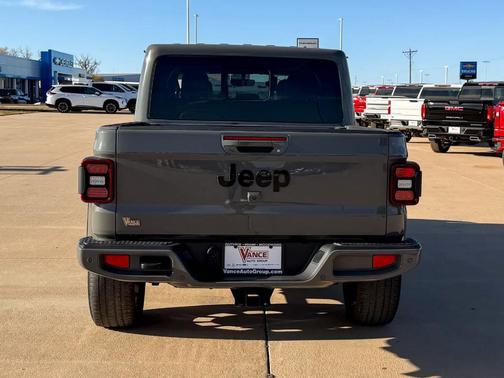 2022 Jeep Gladiator Overland