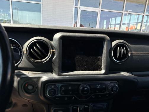 2022 Jeep Gladiator Overland