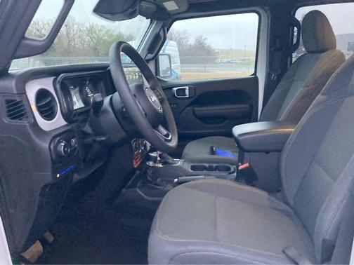 2025 Jeep Wrangler 4xe Sport