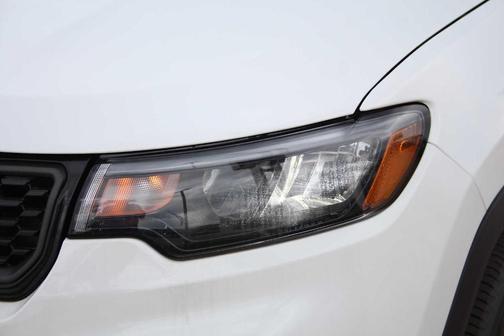 Bright White Clearcoat 2026 Jeep Compass Latitude