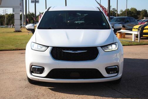 Bright White Clearcoat 2023 Chrysler Pacifica Touring