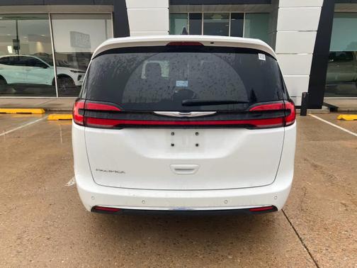 Bright White Clearcoat 2023 Chrysler Pacifica Touring
