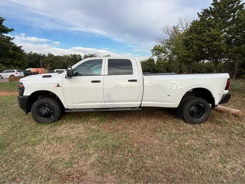 Bright White Clearcoat 2026 RAM 3500 Tradesman