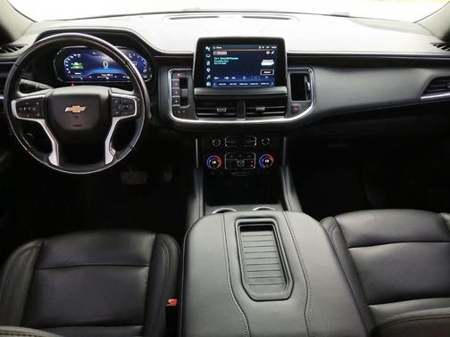 Summit White 2022 Chevrolet Suburban LT