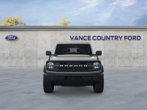 Desert Sand 2026 Ford Bronco Base