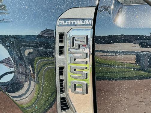 2025 Ford F-250 Platinum