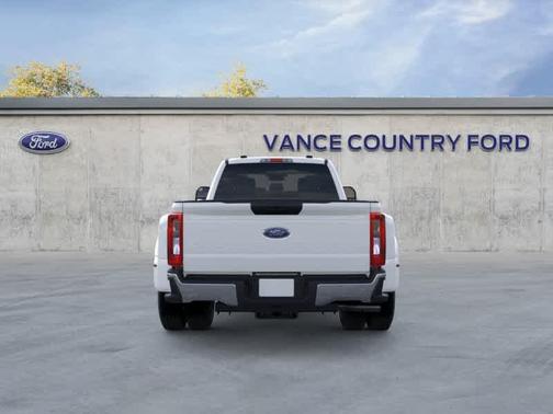 Oxford White 2026 Ford F-350 XL