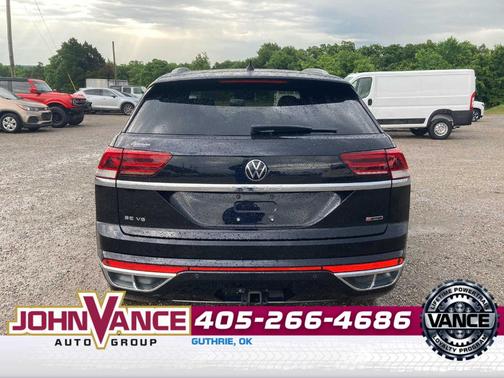 Deep Black Pearl Effect 2020 Volkswagen Atlas Cross Sport 3.6L V6 SE w/Technology R-Line