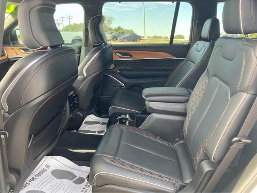 2023 Jeep Grand Cherokee L Summit
