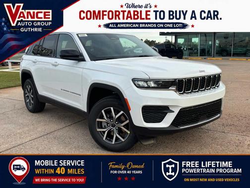 Bright White Clearcoat 2027 Jeep Grand Cherokee Laredo