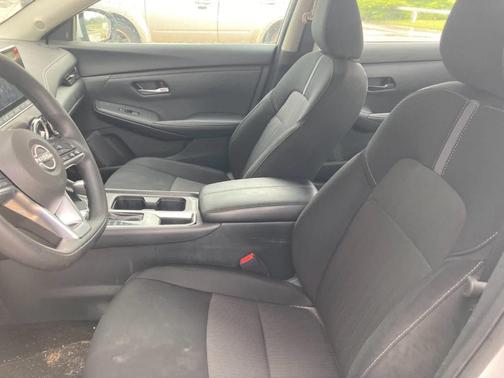 Cloud White 2024 Nissan Sentra SV