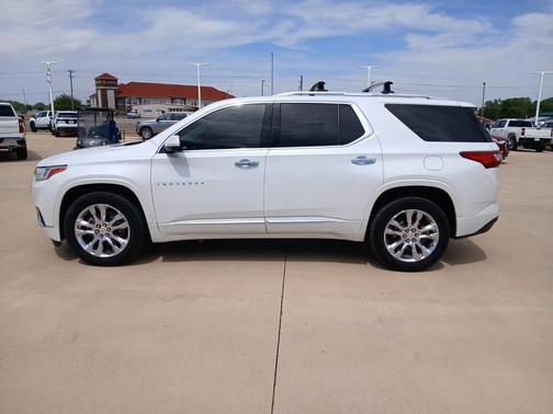 Iridescent Pearl Tricoat 2020 Chevrolet Traverse High Country