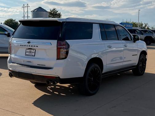 2023 Chevrolet Suburban Premier