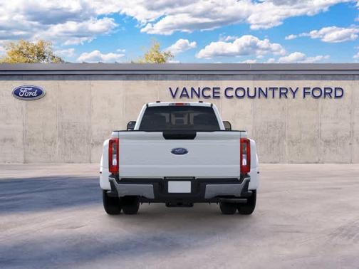 Oxford White 2026 Ford F-350 XL