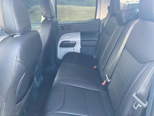 Space White Metallic 2025 Ford Maverick XLT