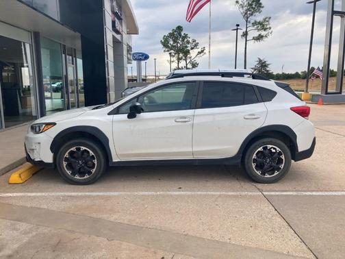 Crystal White Pearl 2023 Subaru Crosstrek Base
